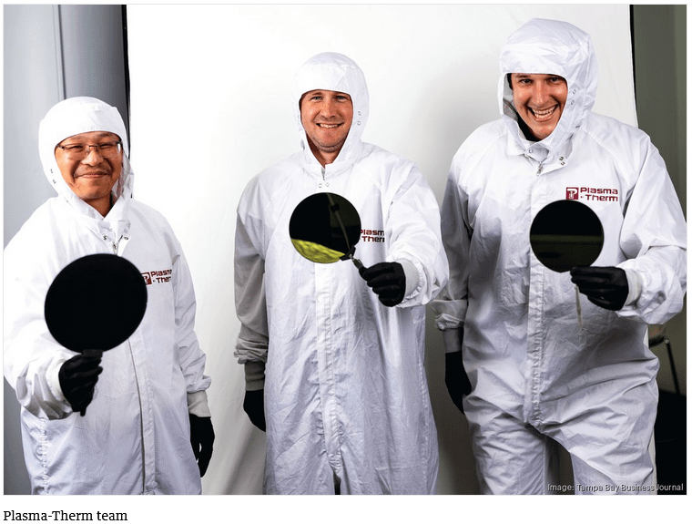 Cleanroom semiconductor manufacturing environment